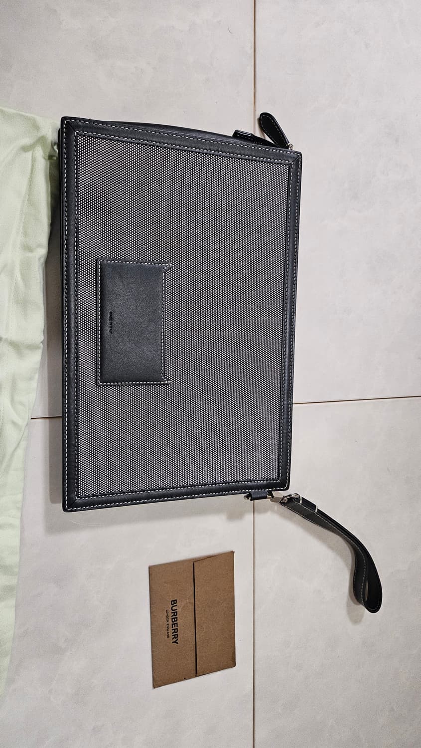 버버리 호스 페리 프린트 코튼 캔버스 클러치 상품이미지4