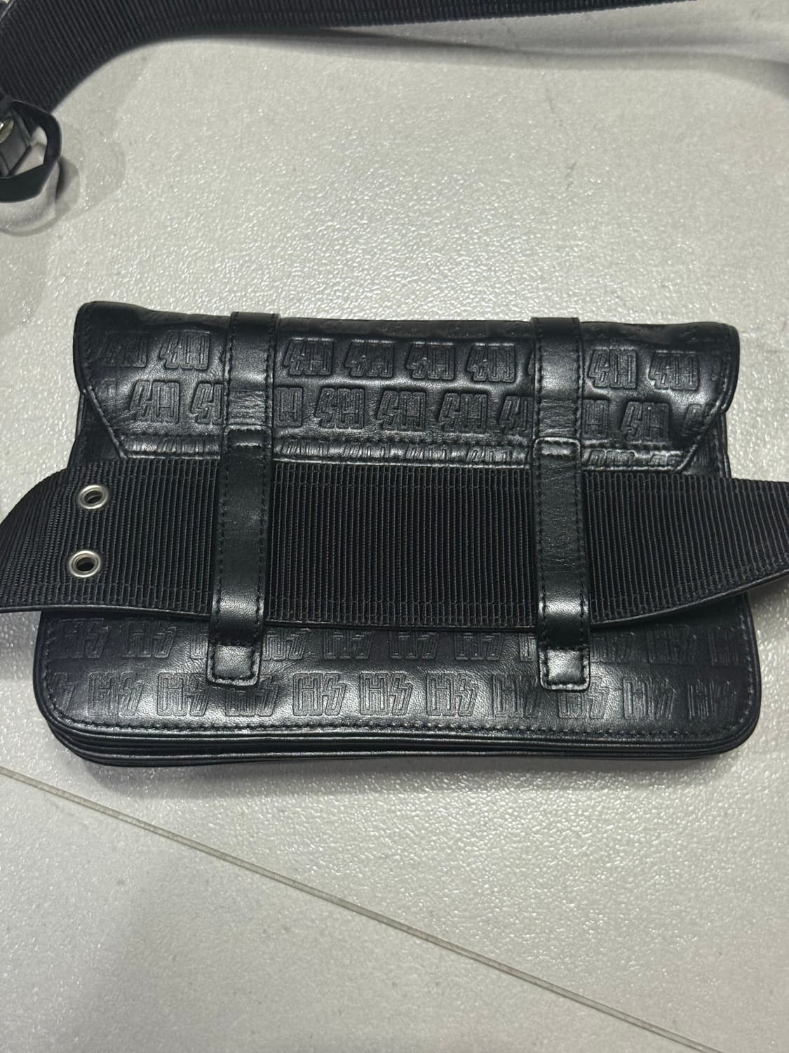 히스테릭 글래머 아카이브 벨트 결합 음각 로고 가죽 바디백 가방 상품이미지5