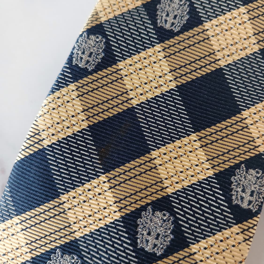 닥스 실크 혼방 옐로우 체크 패턴 넥타이 8.1cm A등급 A19430
 상품이미지6