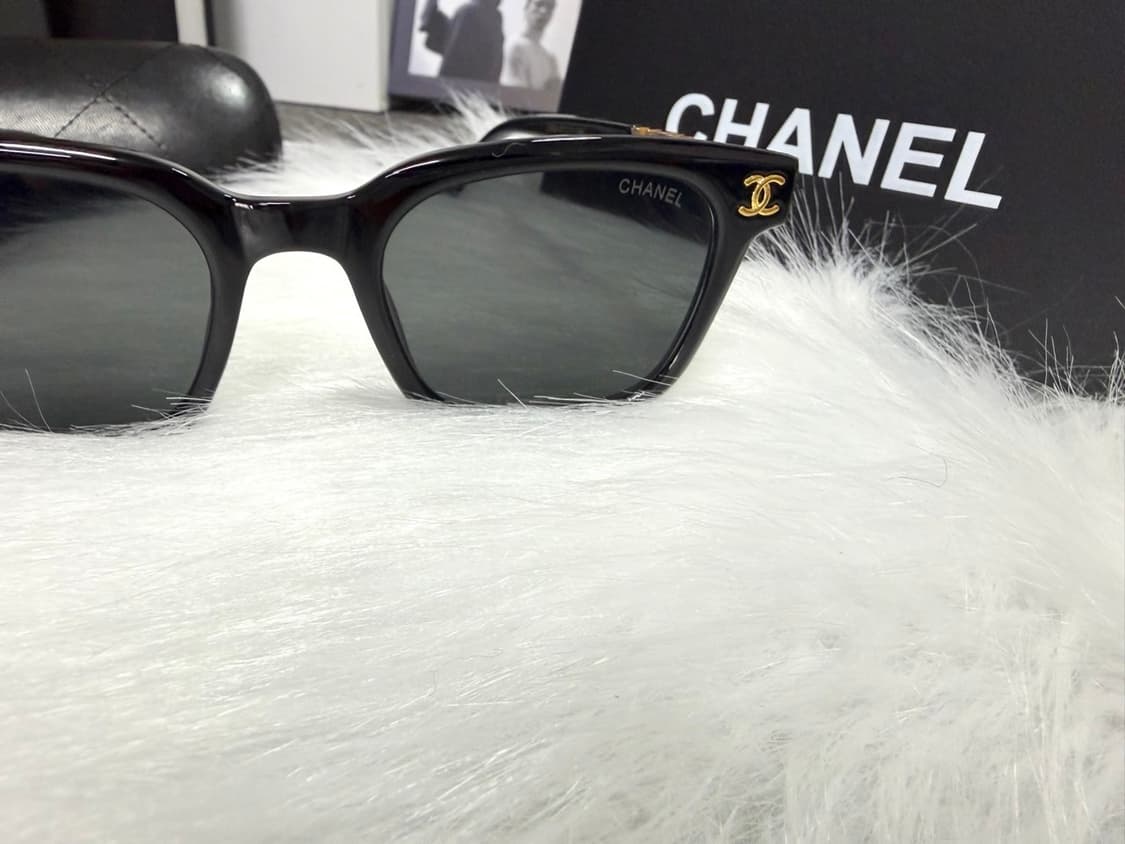 샤넬 이니셜 스톤장식 선글라스 블랙 풀박스 상품이미지3