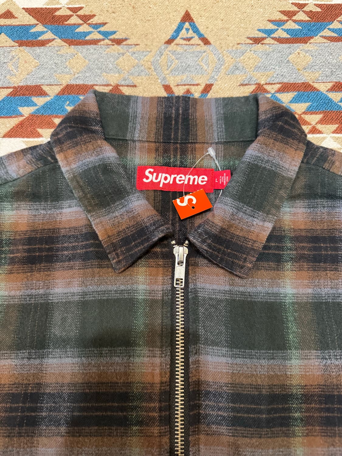 [L] 슈프림 쉐도우 플레이드 플란넬 집업 셔츠 그린 - 24SS 상품이미지4