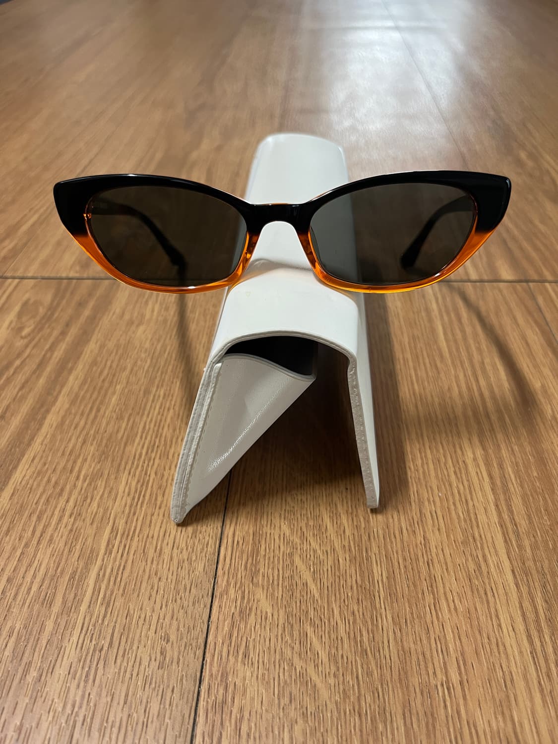 젠틀몬스터 PESH 선글라스 판매합니다 상품이미지7