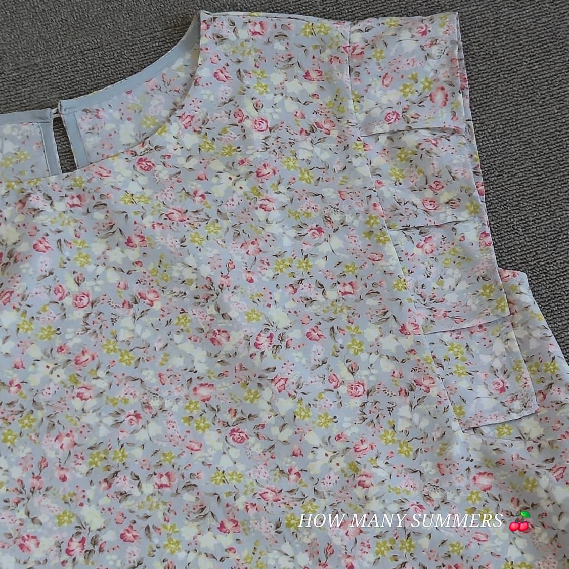 파스텔 잔꽃무늬 어깨 프릴 민소매 블라우스 상품이미지5