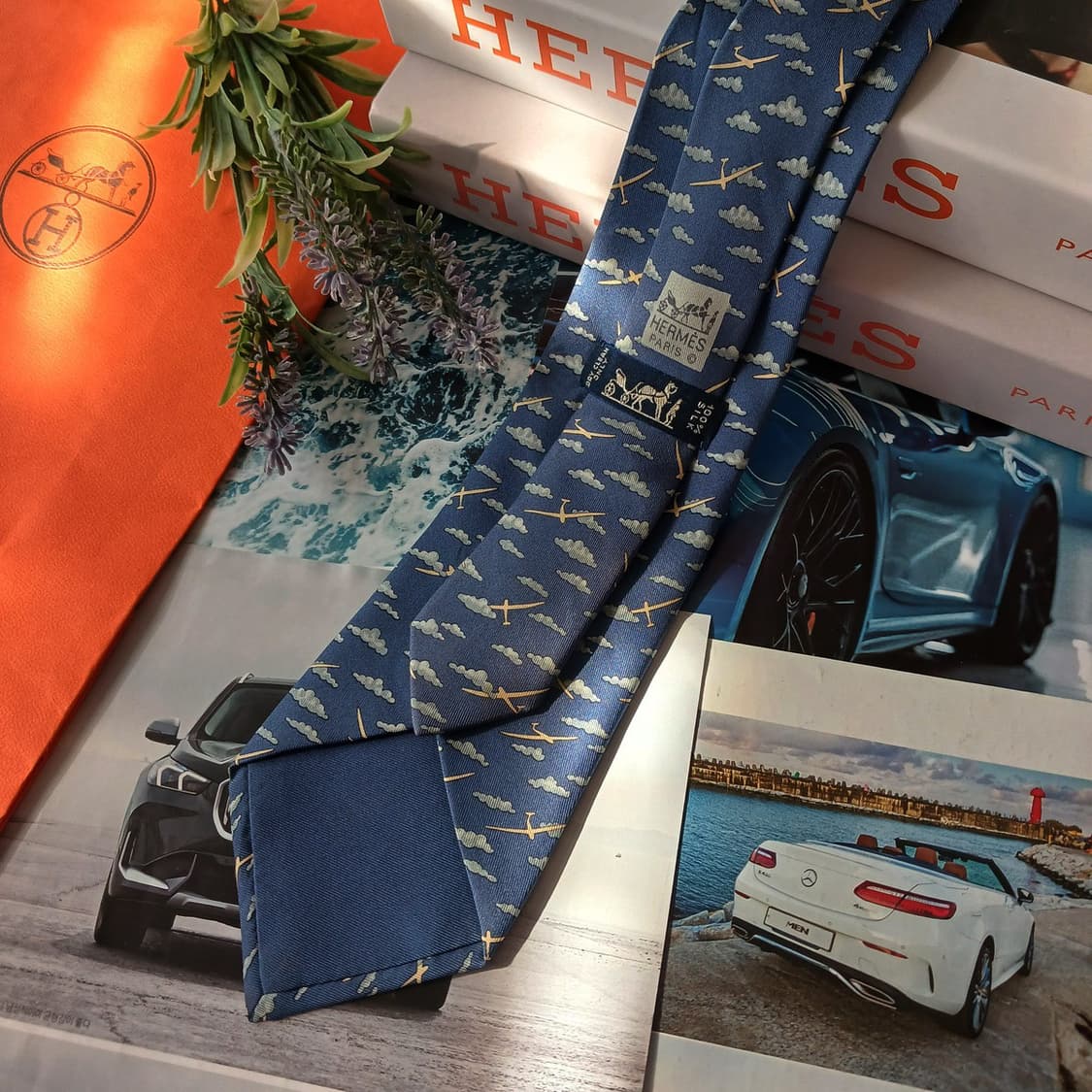 에르메스 실크 스카이블루 글라이더 넥타이 9.7cm B등급 A18827
 상품이미지2