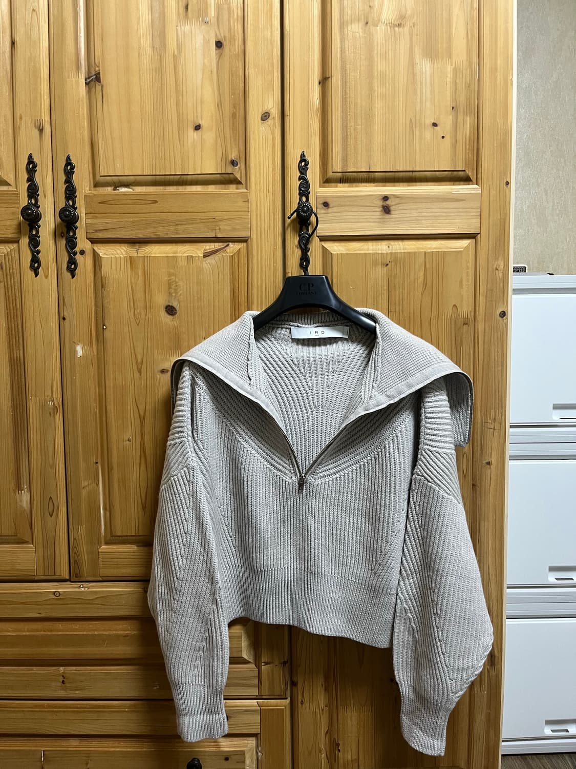 IRO 이로 지퍼 터틀넥 니트 상품이미지1