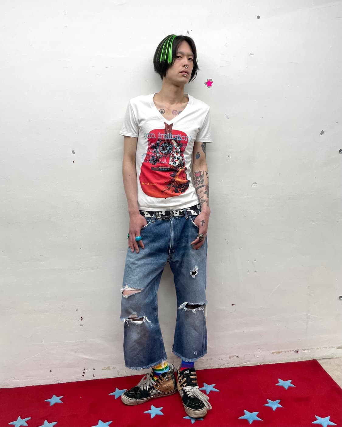 red guitar white T-shirt 상품이미지4