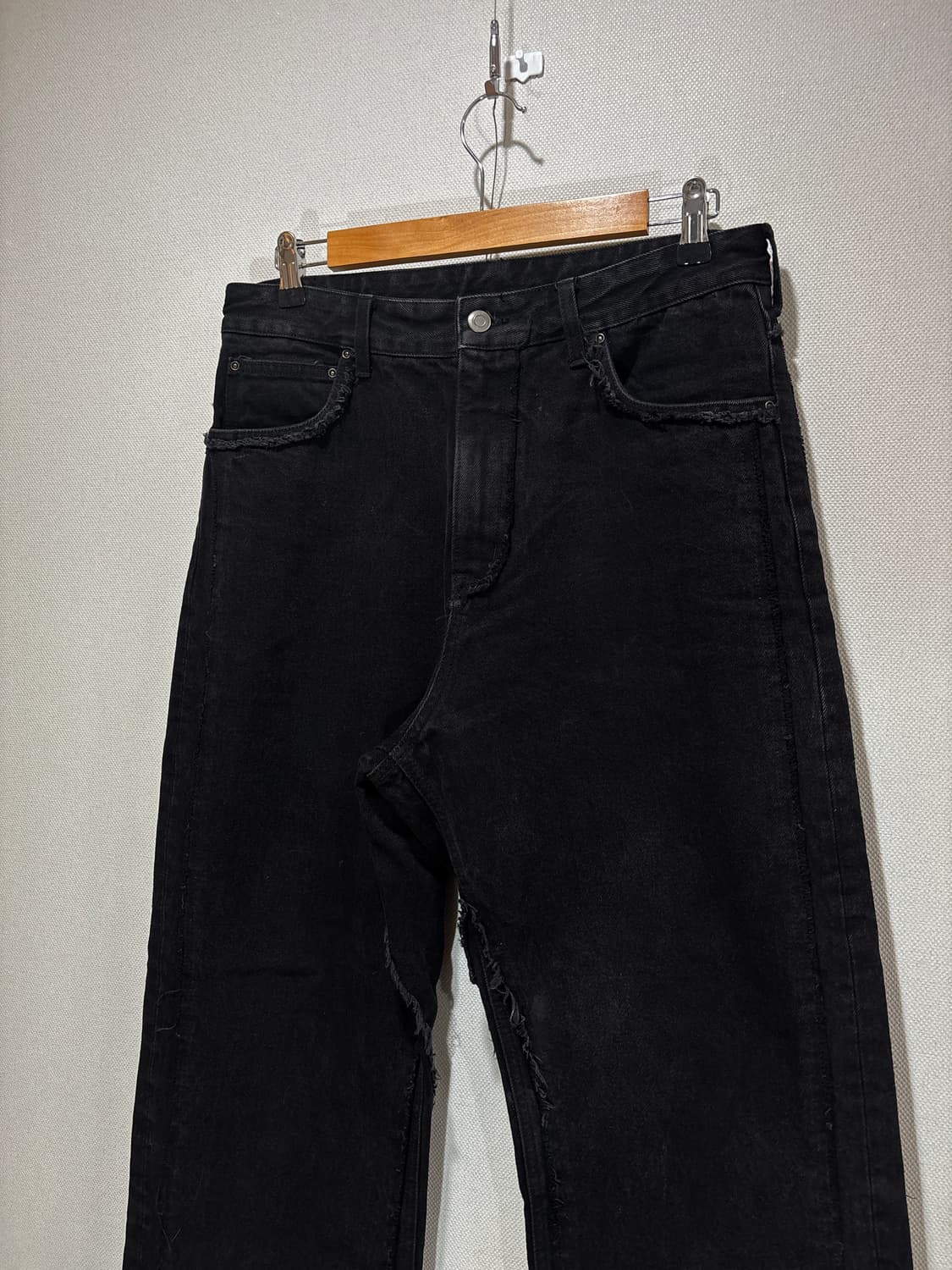 택포/A급) COOR 컷오프 패널드 데님 팬츠 블랙 상품이미지4