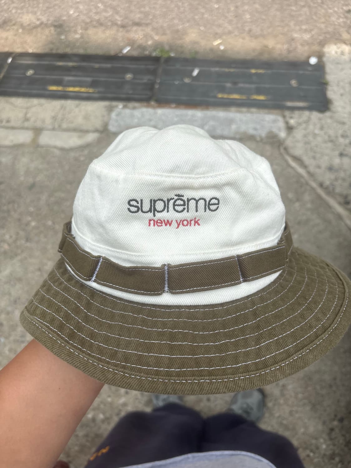 슈프림 버킷햇 카키  상품이미지1
