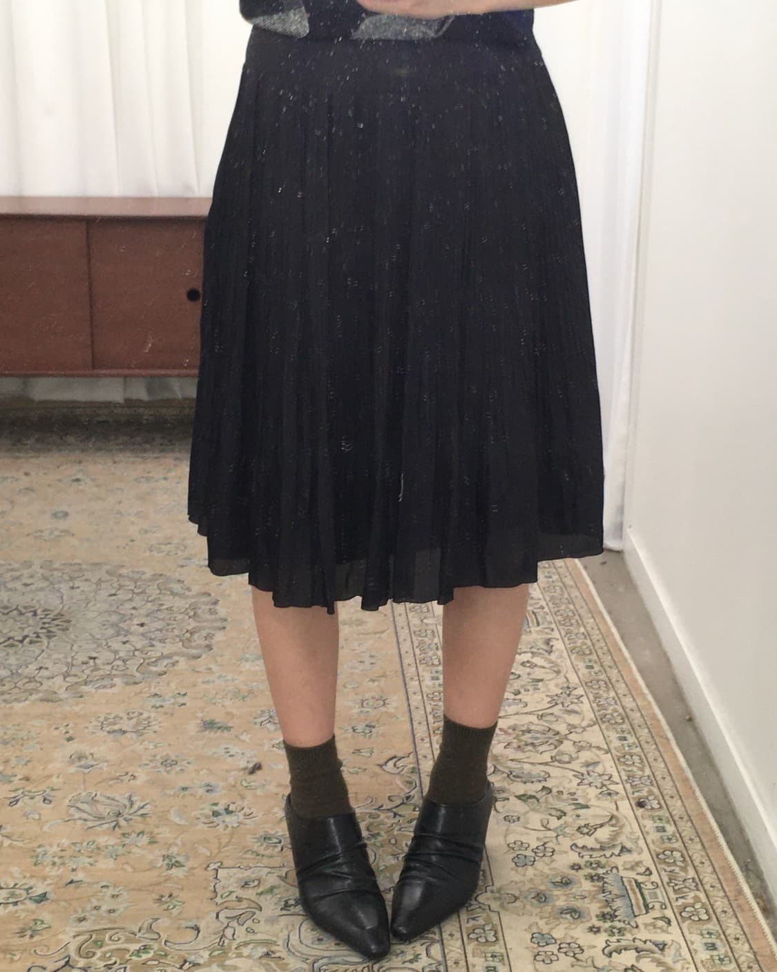 블랙 플리츠 미디 스커트 상품이미지1