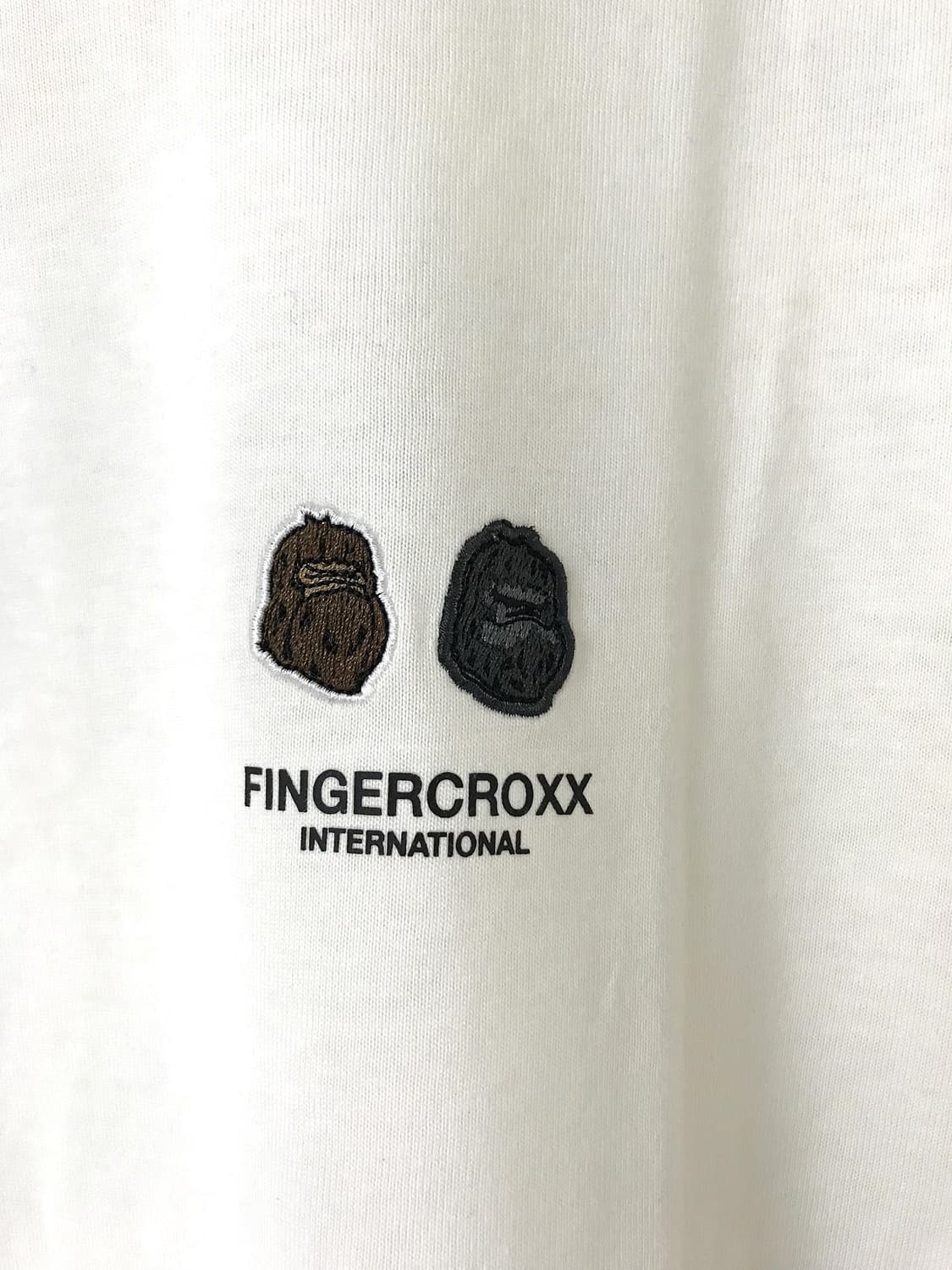 FINGERCROXX 패치자수 백 로고 오버사이즈 반팔  상품이미지3