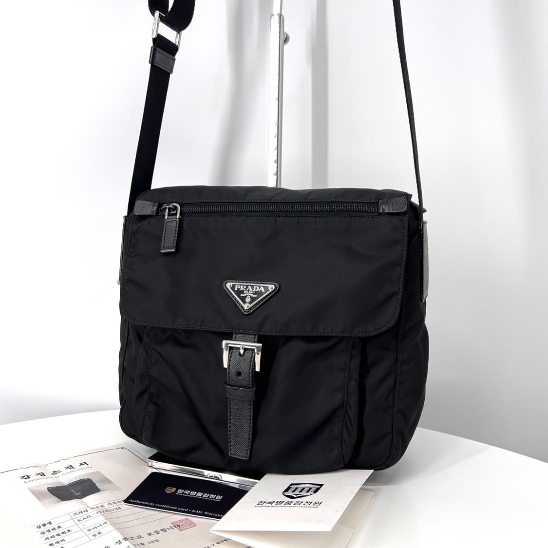 [감정완료] 프라다 나일론 삼각로고 메신저백 크로스백 블랙 상품이미지1