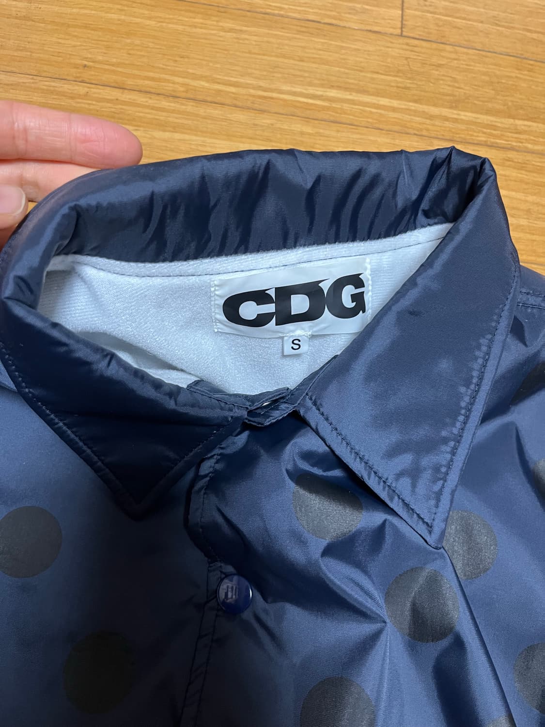 CDG 코치자켓 네이비 블랙 도트 스몰 상품이미지2