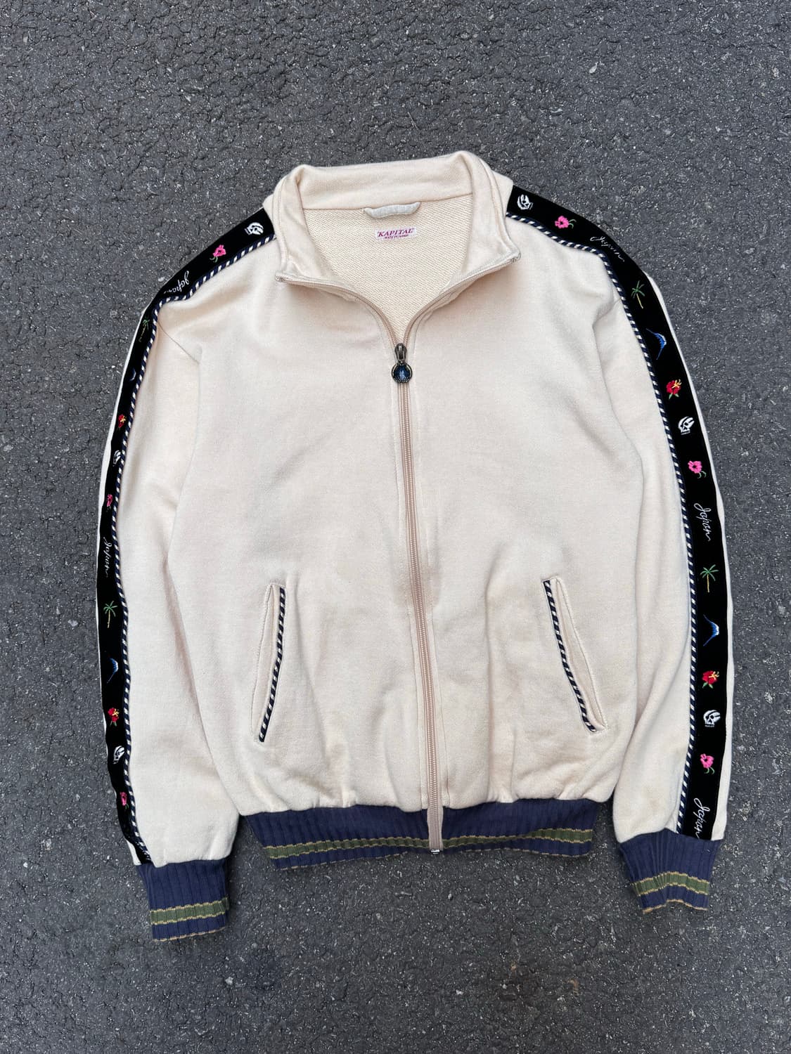 캐피탈 사이드 자수 트랙자켓  상품이미지2