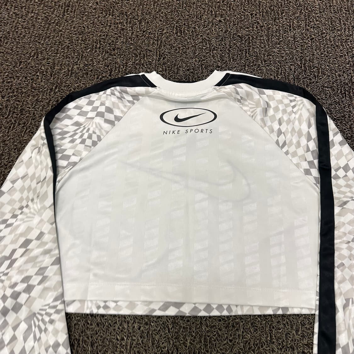 NIKE 나이키 스우시 여성 크롭 긴팔티셔츠 L 상품이미지6