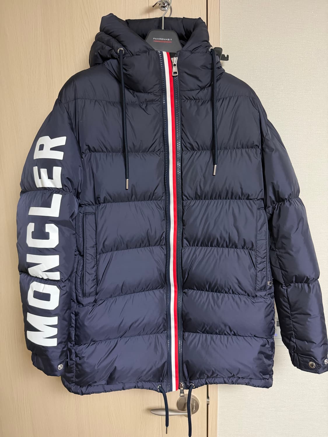 몽클레어 몬체니시오 패딩 상품이미지1