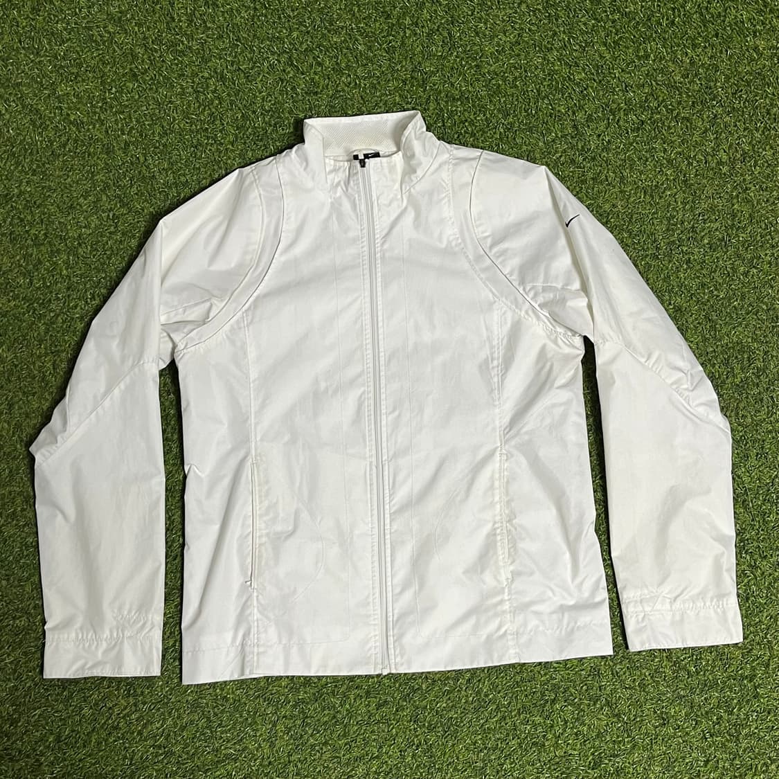 나이키 화이트 바람막이 Nike  상품이미지1