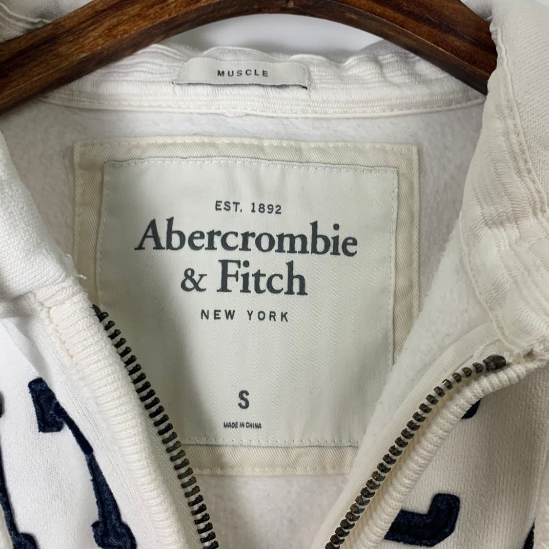 아베크롬비 y2k 와투케 아방핏 화이트 후드집업 상품이미지6
