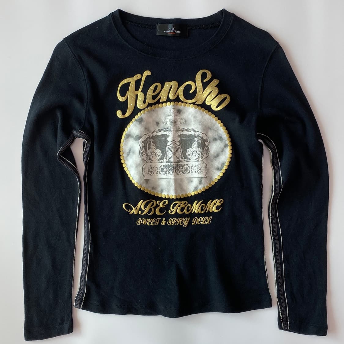 켄쇼 아베 펨므 Sweet & Spicy 크라운 그래픽 메탈릭 롱슬리브 상품이미지4