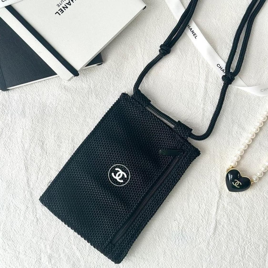 샤넬뷰티 메쉬여권 케이스, 여권가방 크로스백 상품이미지2