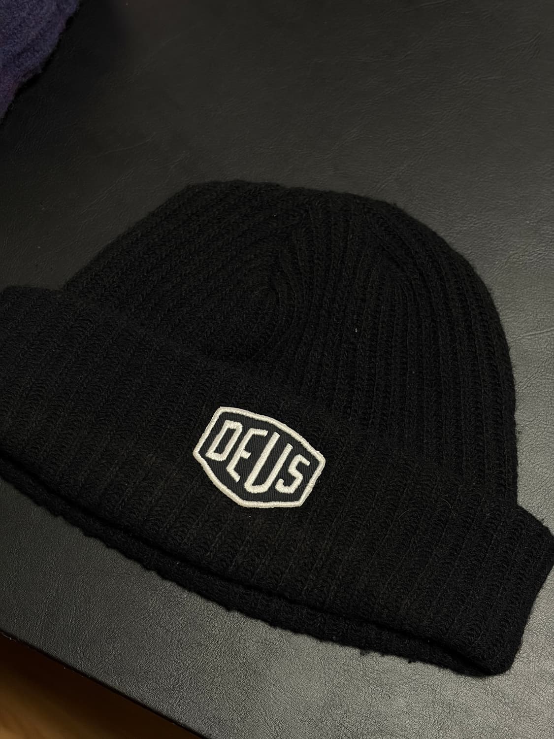 데우스 로고 비니 상품이미지1