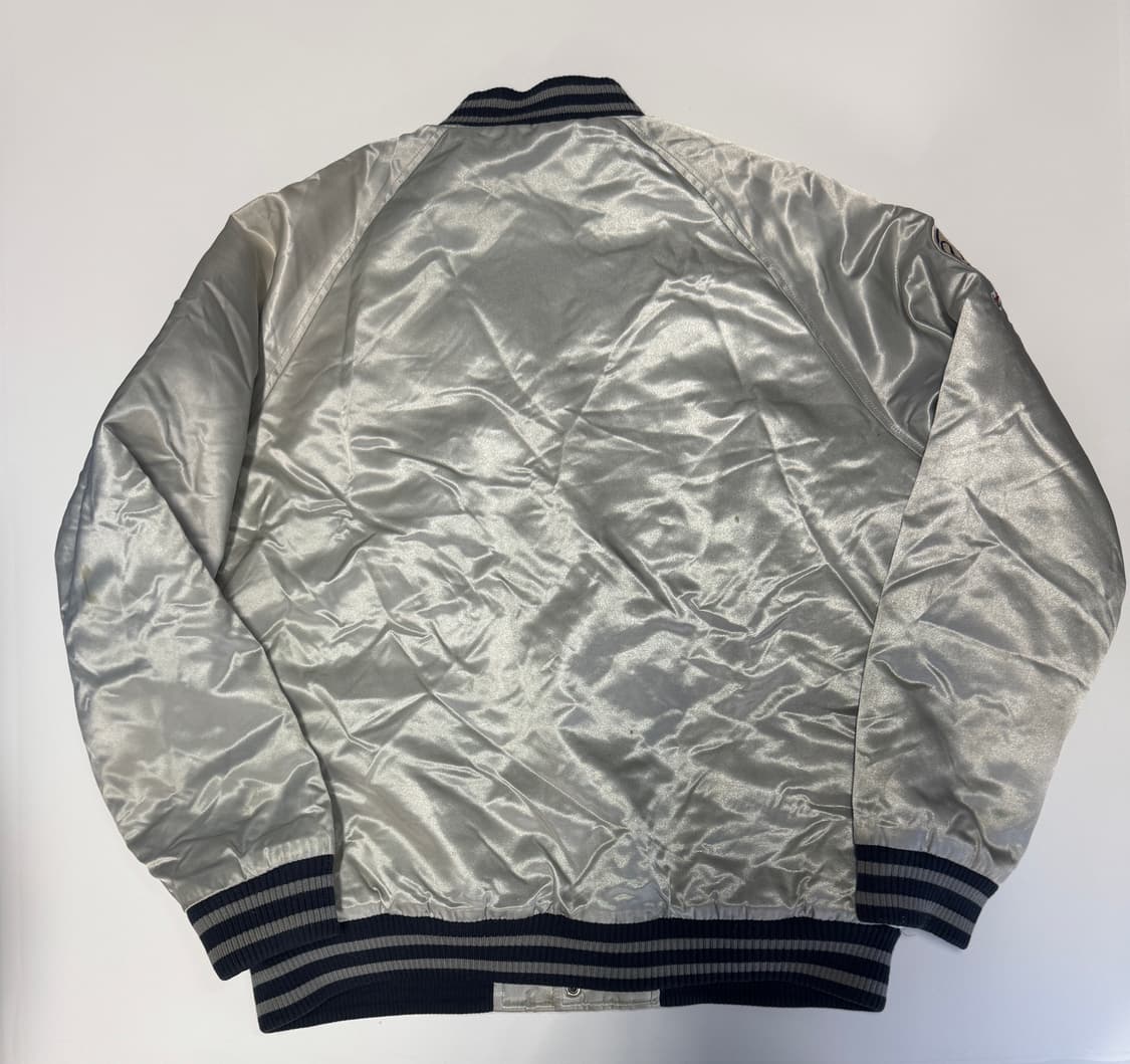 MLB 뉴욕 양키스 실버 오버핏 바시티 패딩 자켓 상품이미지2