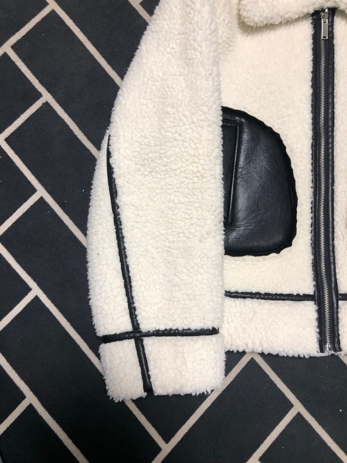 (횡재가)편집샵 리버시블 양면 무스탕/몽클레어 타임 솔리드 시스템 톰포드 상품이미지2