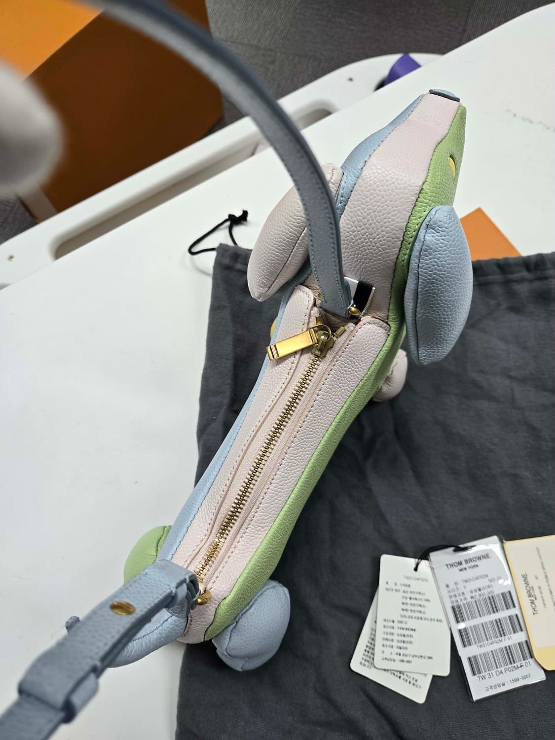 [40%할인]톰브라운 투톤 헥터백 상품이미지8