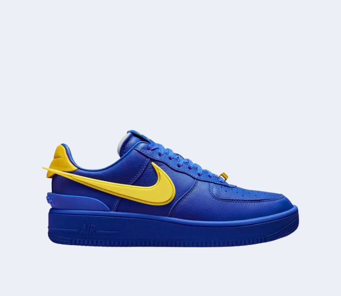 (판매글) 나이키x엠부쉬 에어포스 275사이즈 상품이미지1