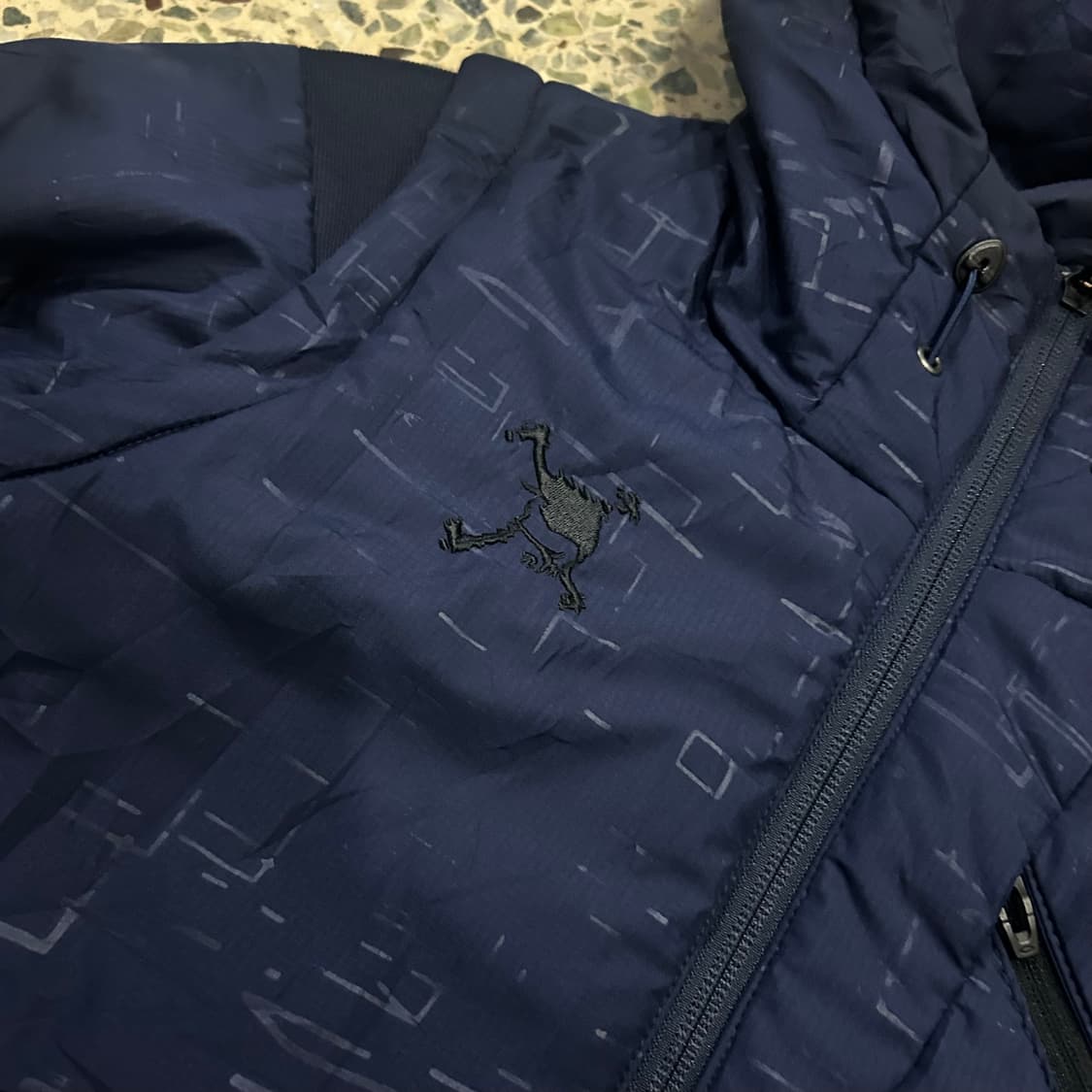 오클리(Oakley) 2way 네이비 경량 패딩 상품이미지4