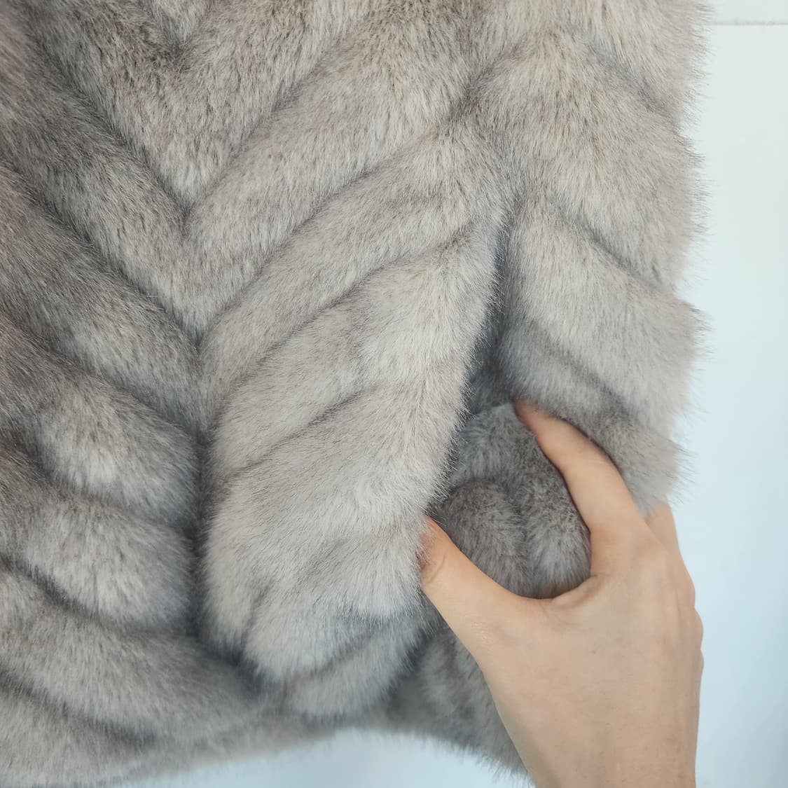 리오벨 후드 밍크 조끼 상품이미지3