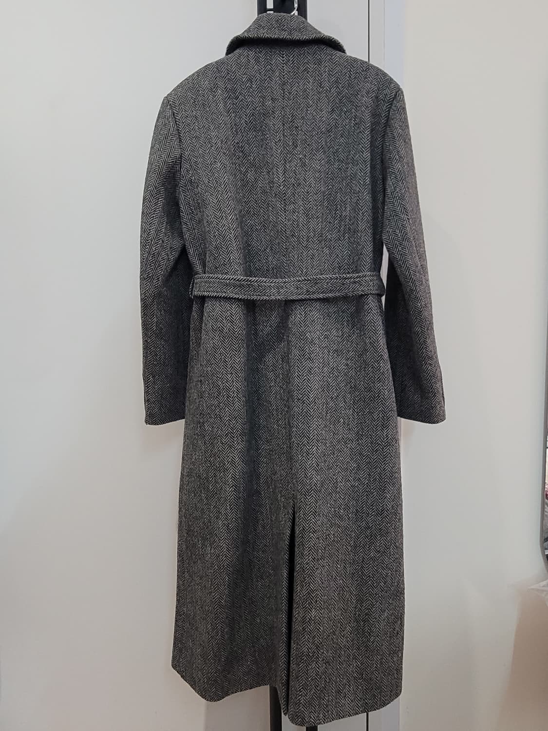 우주스튜디오 울100 카라 싱글 코트 헤링본 블랙 55~66 상품이미지6