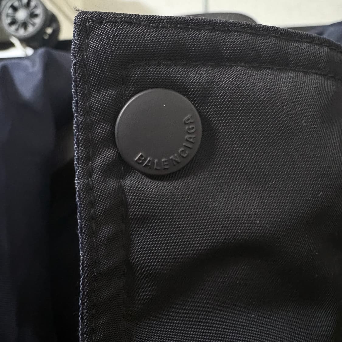 발렌시아가 리버시블 숏 푸퍼 패딩 상품이미지6