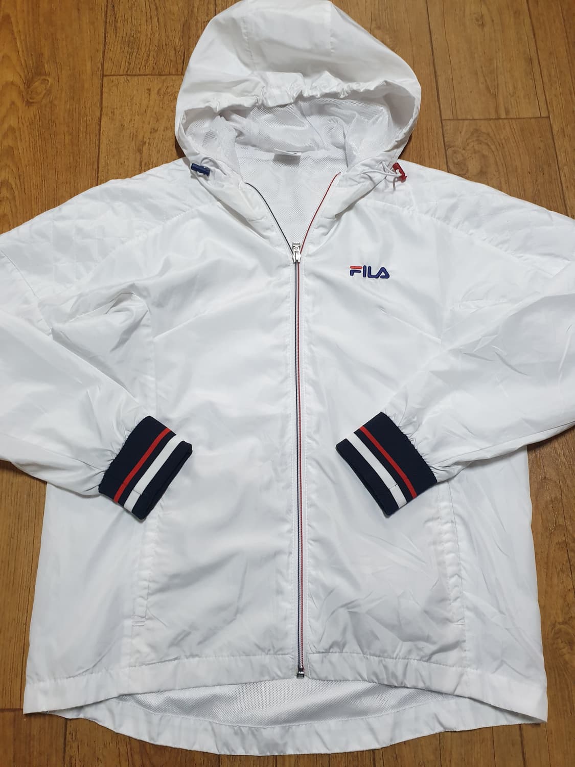 1125 휠라 운동복 바람막이 105 사이즈입니다 상품이미지2