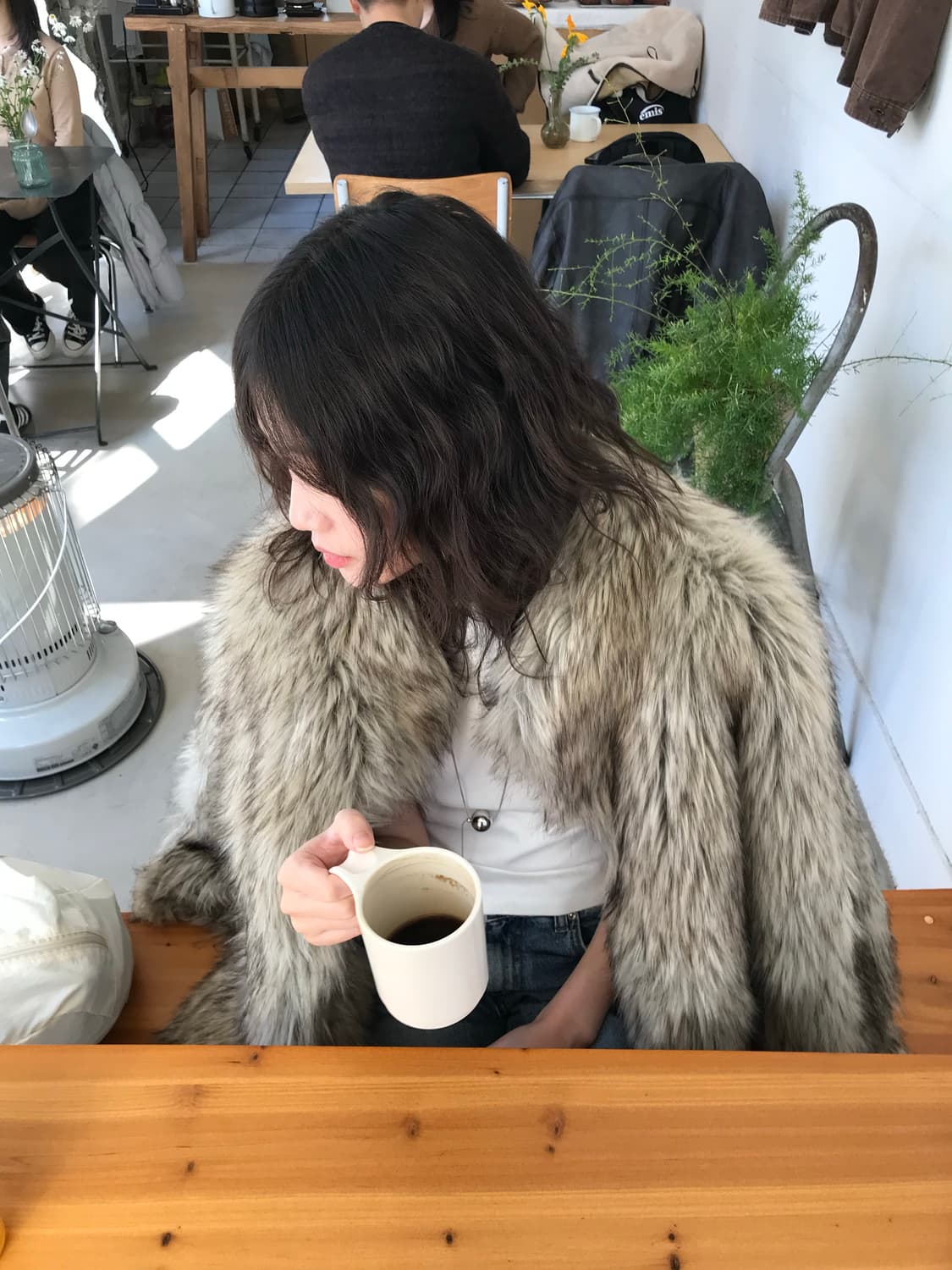 스튜디오테이블 LONG HAIR FUR COAT, BEIGE 상품이미지5