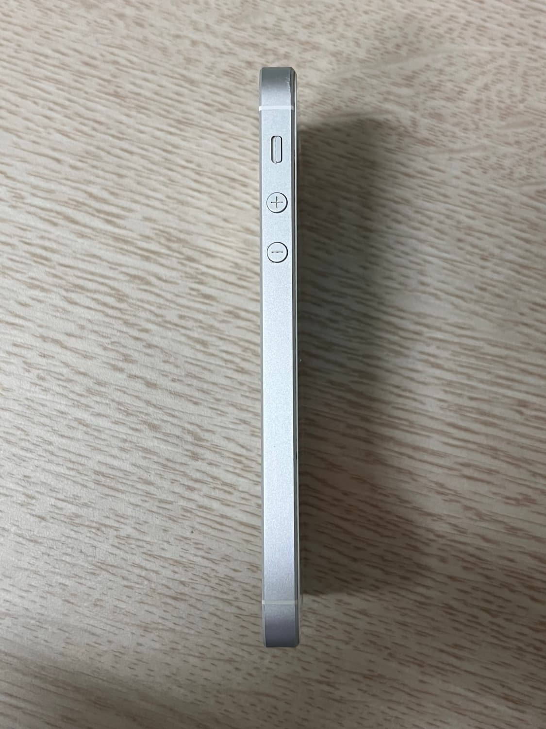 아이폰SE 1세대 실버 64GB 상품이미지3