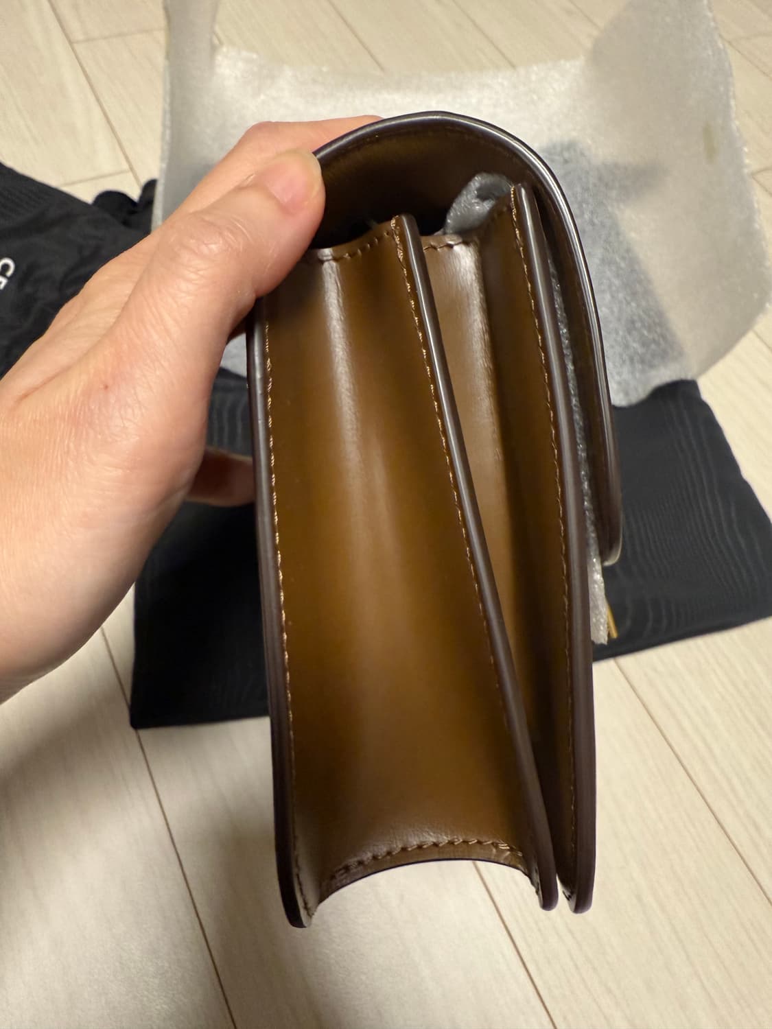 셀린느 클래식박스 카멜 틴 상품이미지6