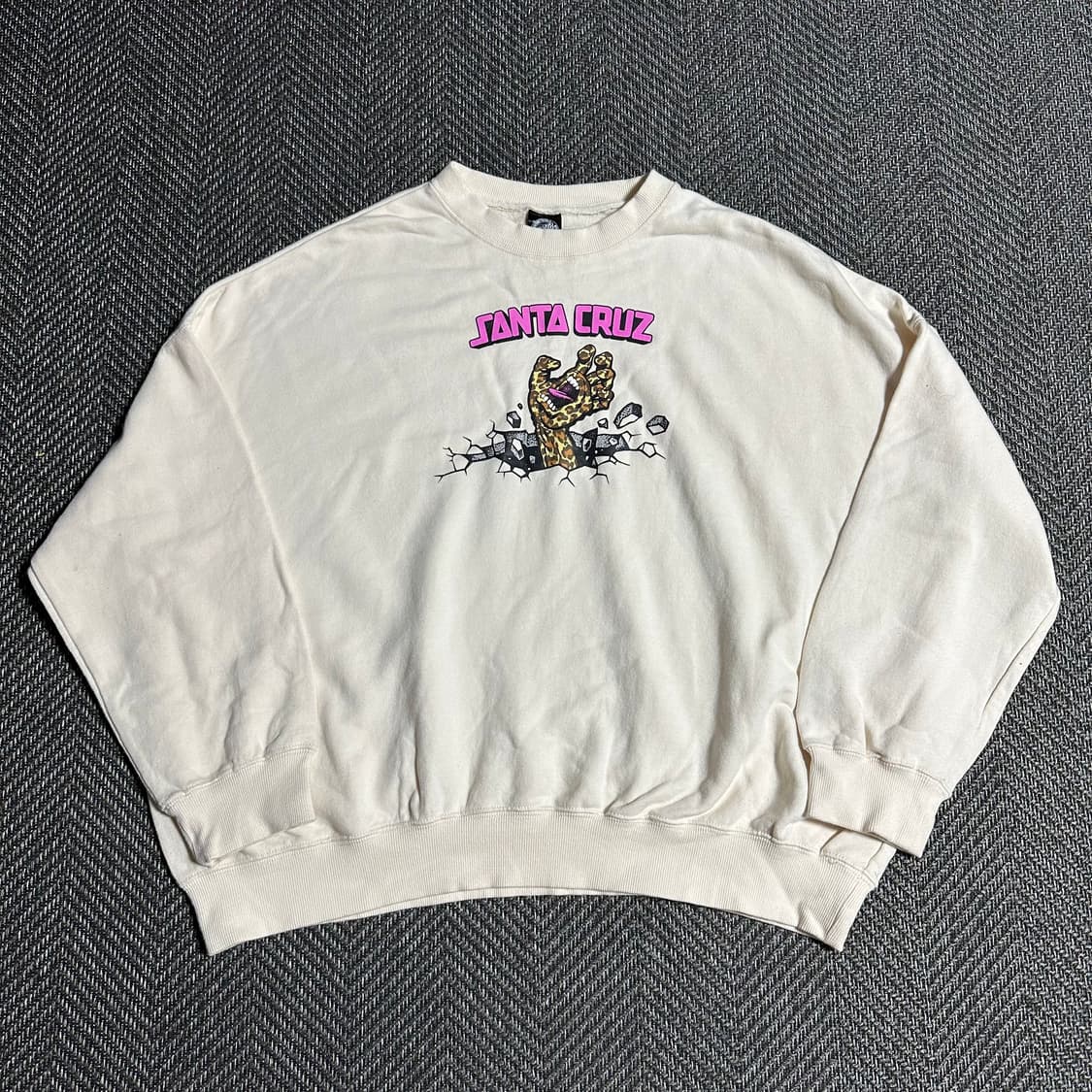 Santa Cruz 레오파드 로고 크롭 맨투맨 상품이미지1