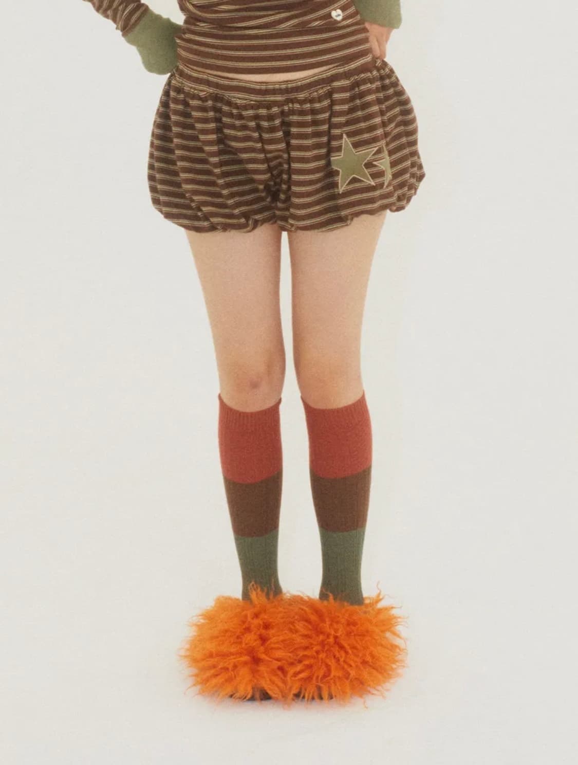 에즈이프캘리 스트라이프 벌룬 쇼츠 브라운 1회착 상품이미지1