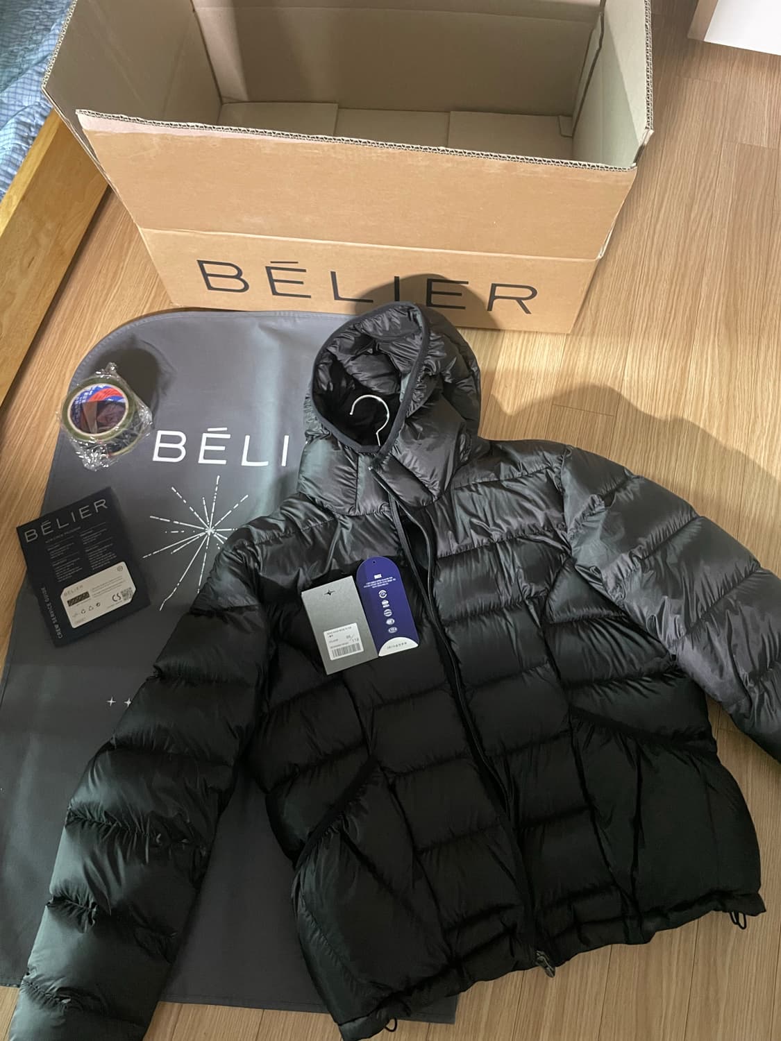 [새상품,06] 벨리에 메이즈 라이트 웨이트 덕 다운 경량패딩 블랙 상품이미지1