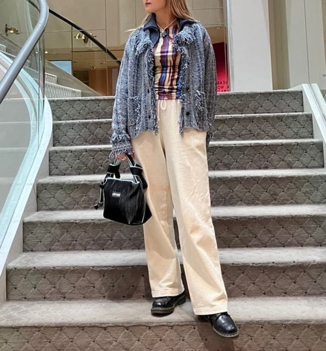 (정품/새상품) 라스트프레임 여성 블랙 오비 니트 핸드백 토트백 상품이미지4