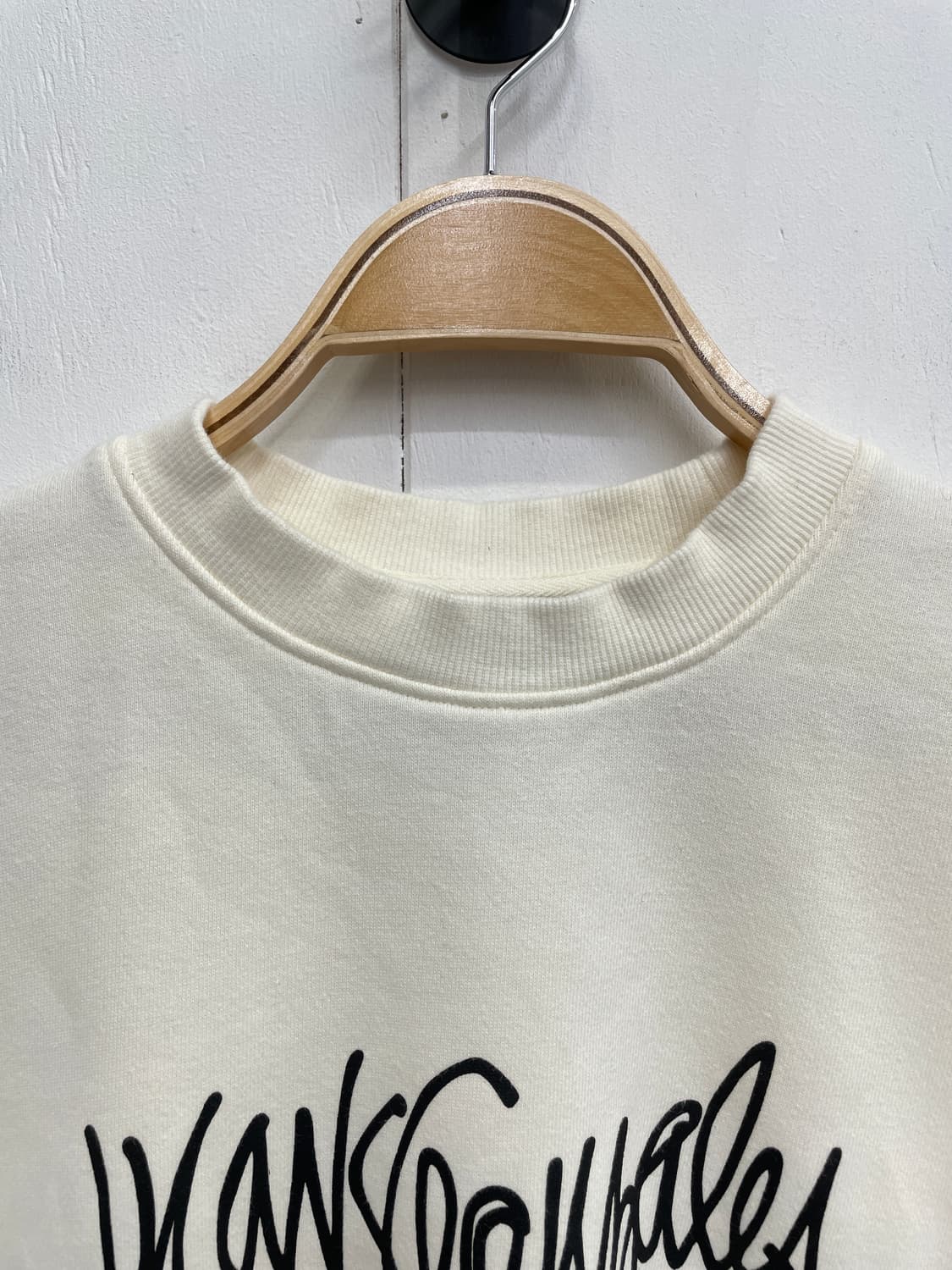 와릿이즌 마크 곤잘레스 로고 크롭 맨투맨 상품이미지4