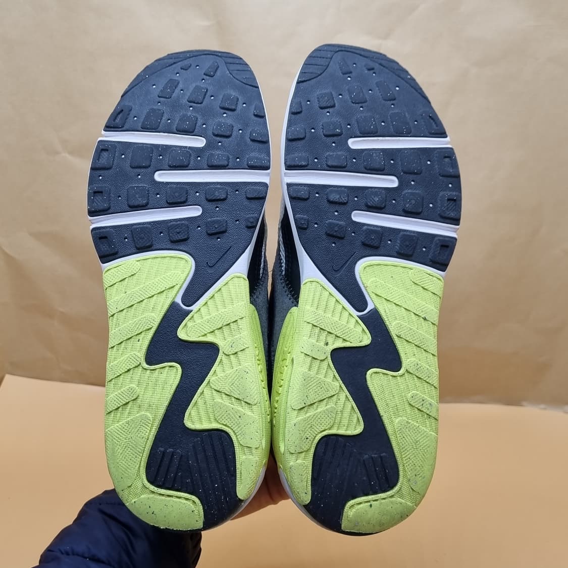 나이키 에어맥스 엑시 운동화240 상품이미지3