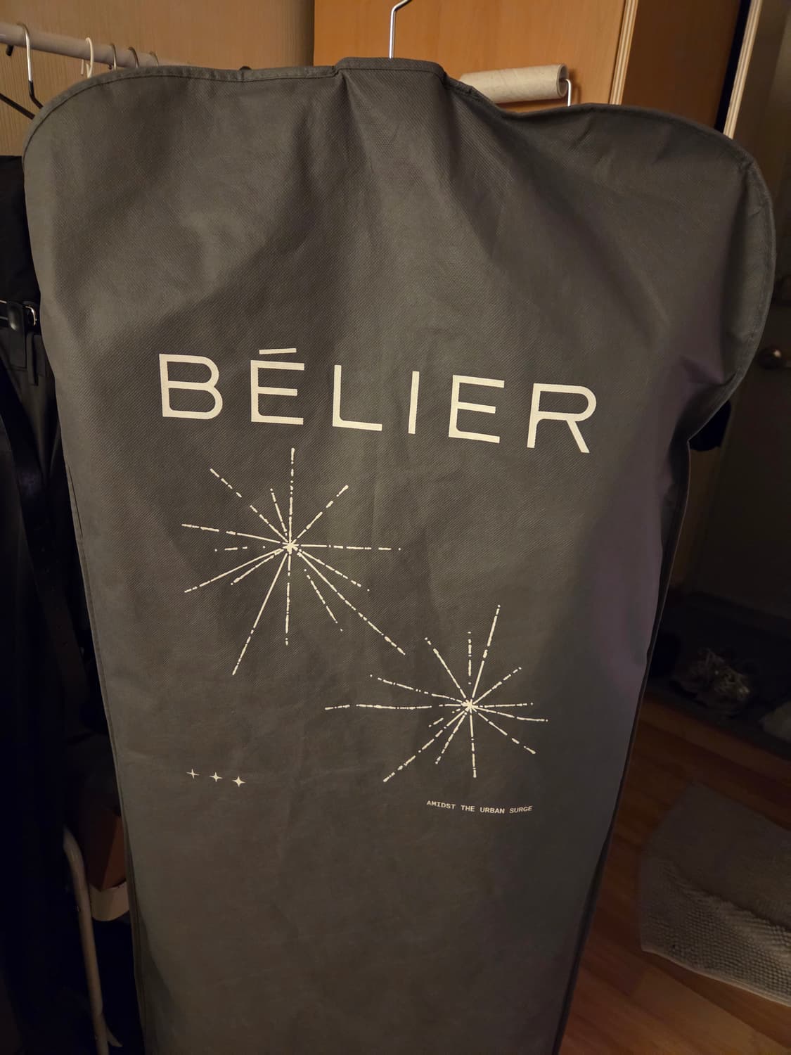 벨리에 버티컬 싱글 코트 - 솔리드 블랙 상품이미지4