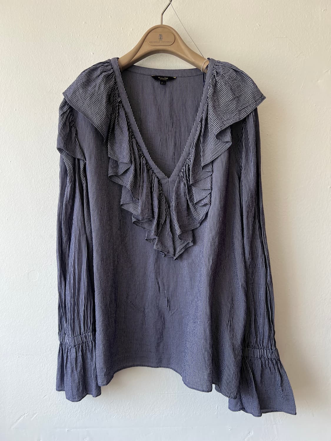 마시모뚜띠 여성 네이비 잔스트라이프 프릴블라우스  상품이미지2