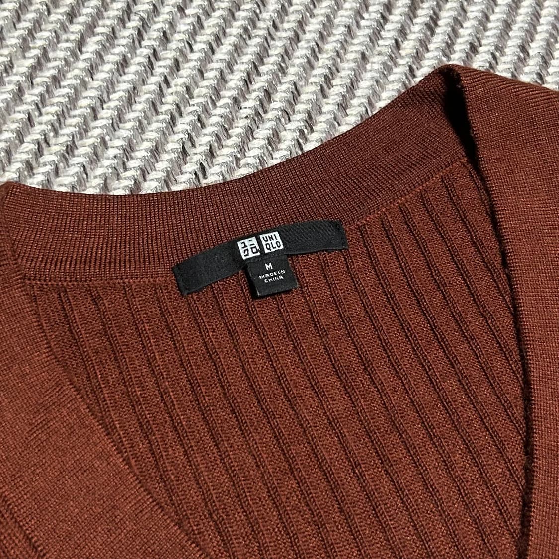 [M] Uniqlo 유니클로 우먼즈 울 브이넥 니트 상품이미지3