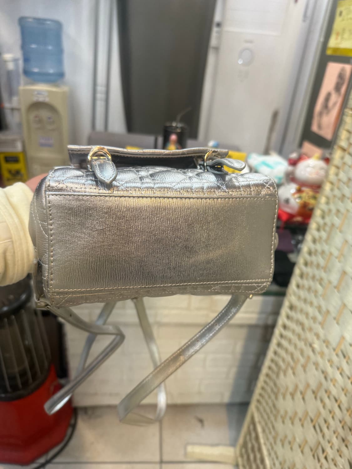 정품 디올 스타더스트 실버 백팩 팝니다 상품이미지6