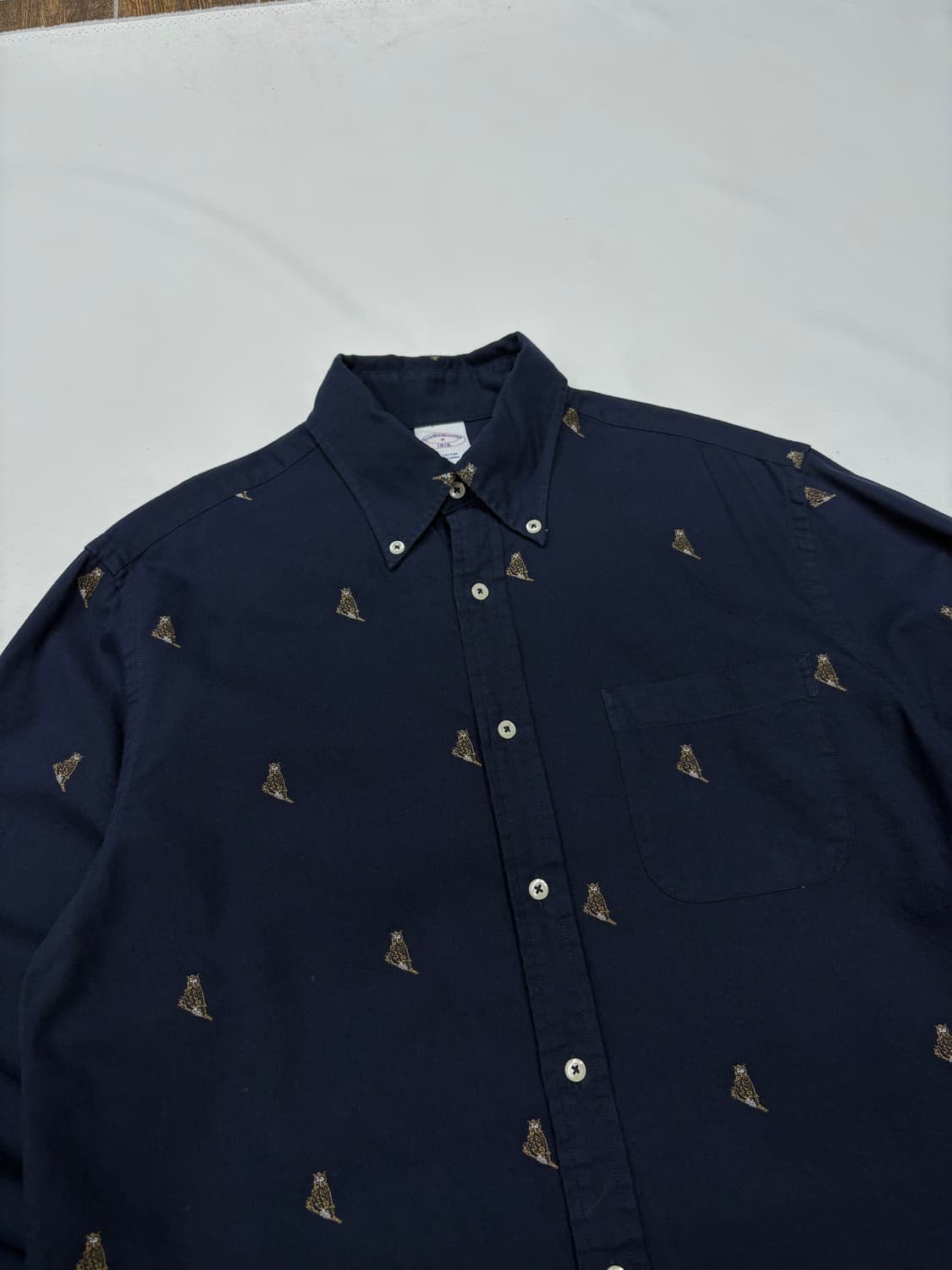 네이비 색상의 브룩스브라더스 셔츠입니다. 옥스포드 원단이라 탄탄하고, 아 상품이미지2