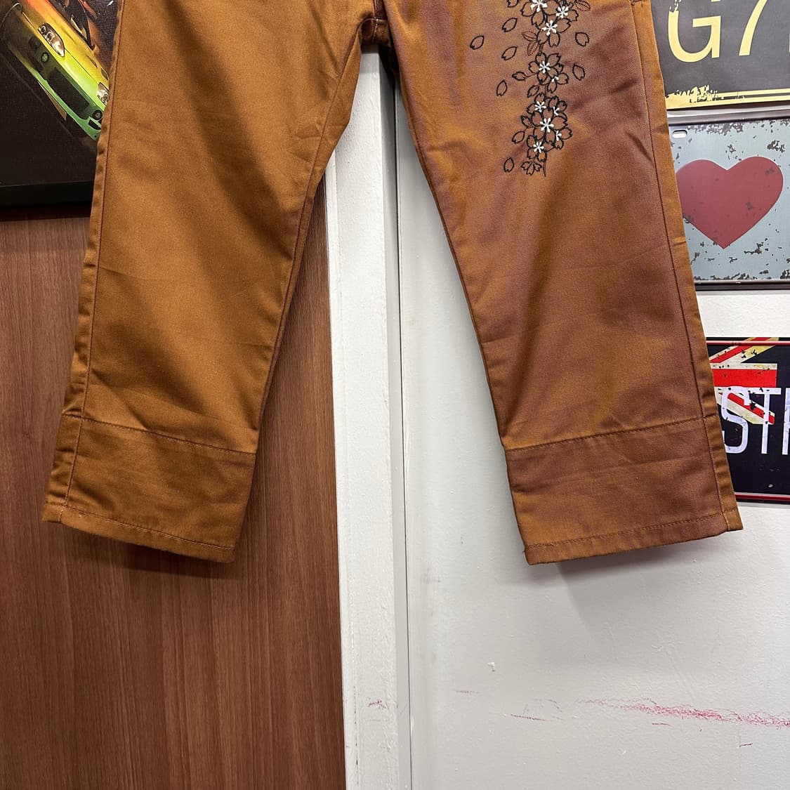 Camel Sakura Detail Capri Pants  상품이미지4