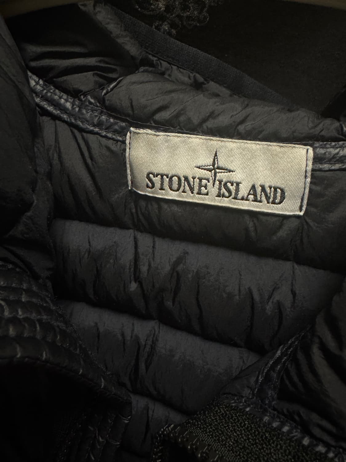 스톤아일랜드 룸우븐 경량 패딩 네이비 상품이미지4