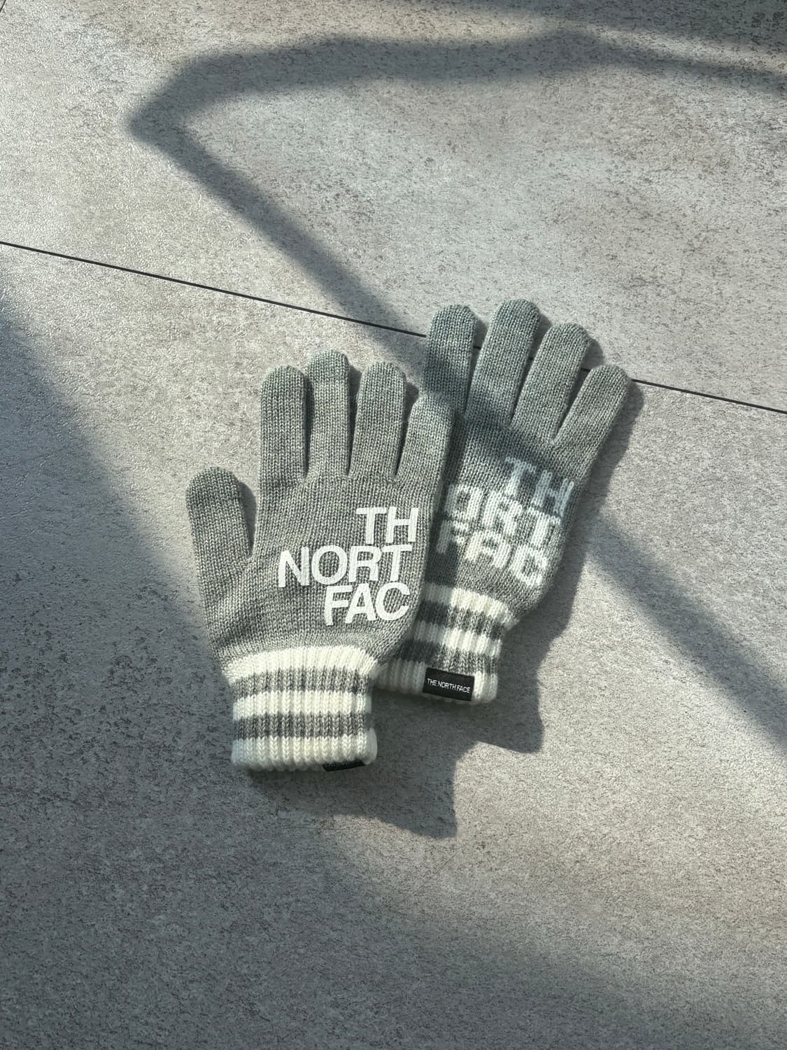 노스페이스 로고 글로브 상품이미지1